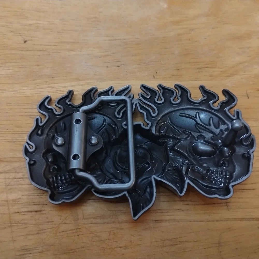 New Skull And Rose Men's Belt Buckle